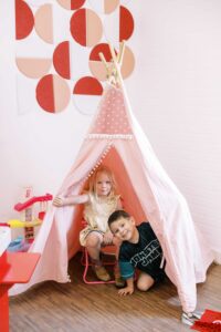 Read more about the article Can You Bring Your Kids to a Nail Salon?